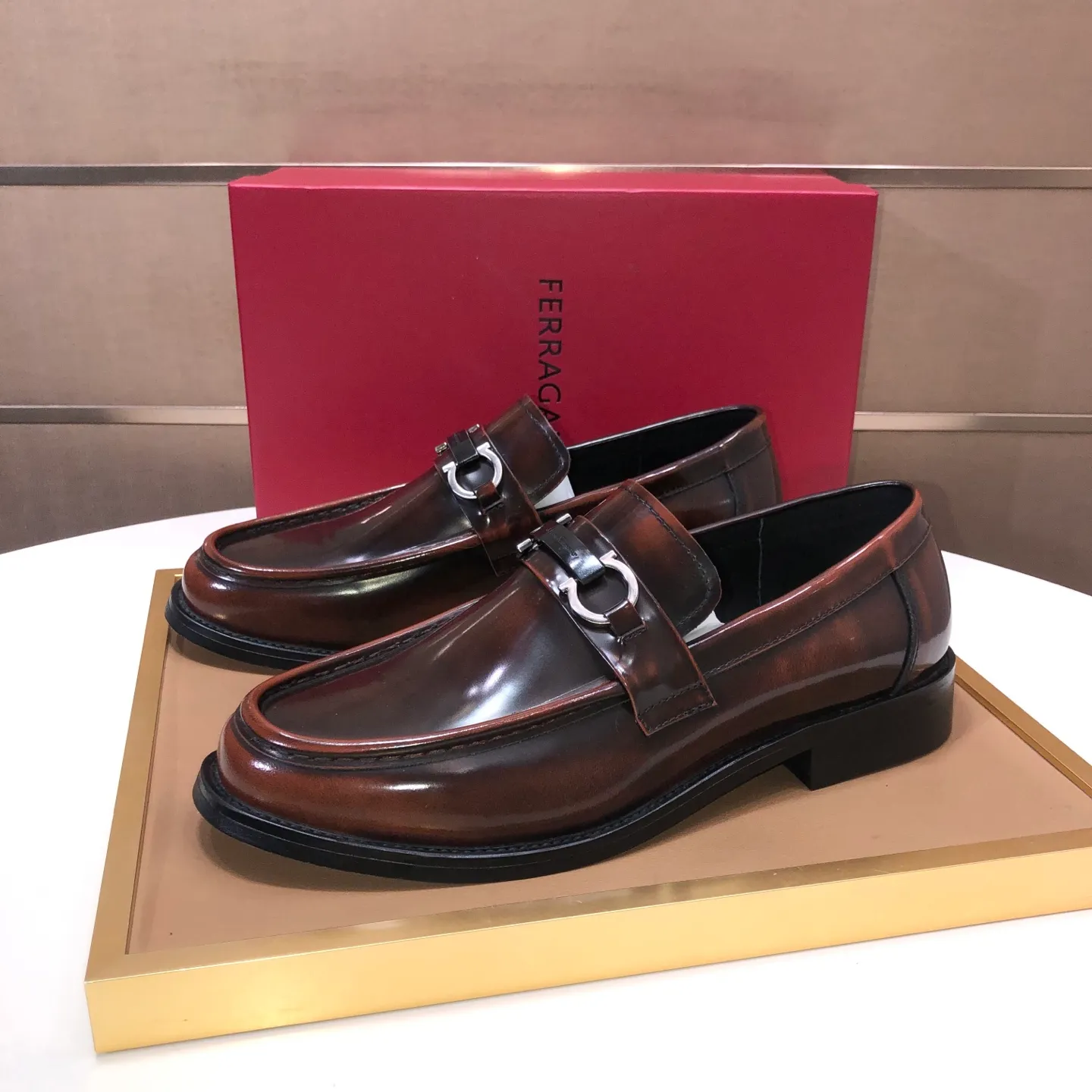 Men's shoes 💰540💰 [Ferragamo/Ferragamo] The latest model from the counter. Original imported high-quality cowhide with open sides + imported 🐂 cowhide lining + original luxury metal buckle + original combination outsole. Comparison is stress-free 38–45 (45 is custom-made and cannot be returned or exchanged)